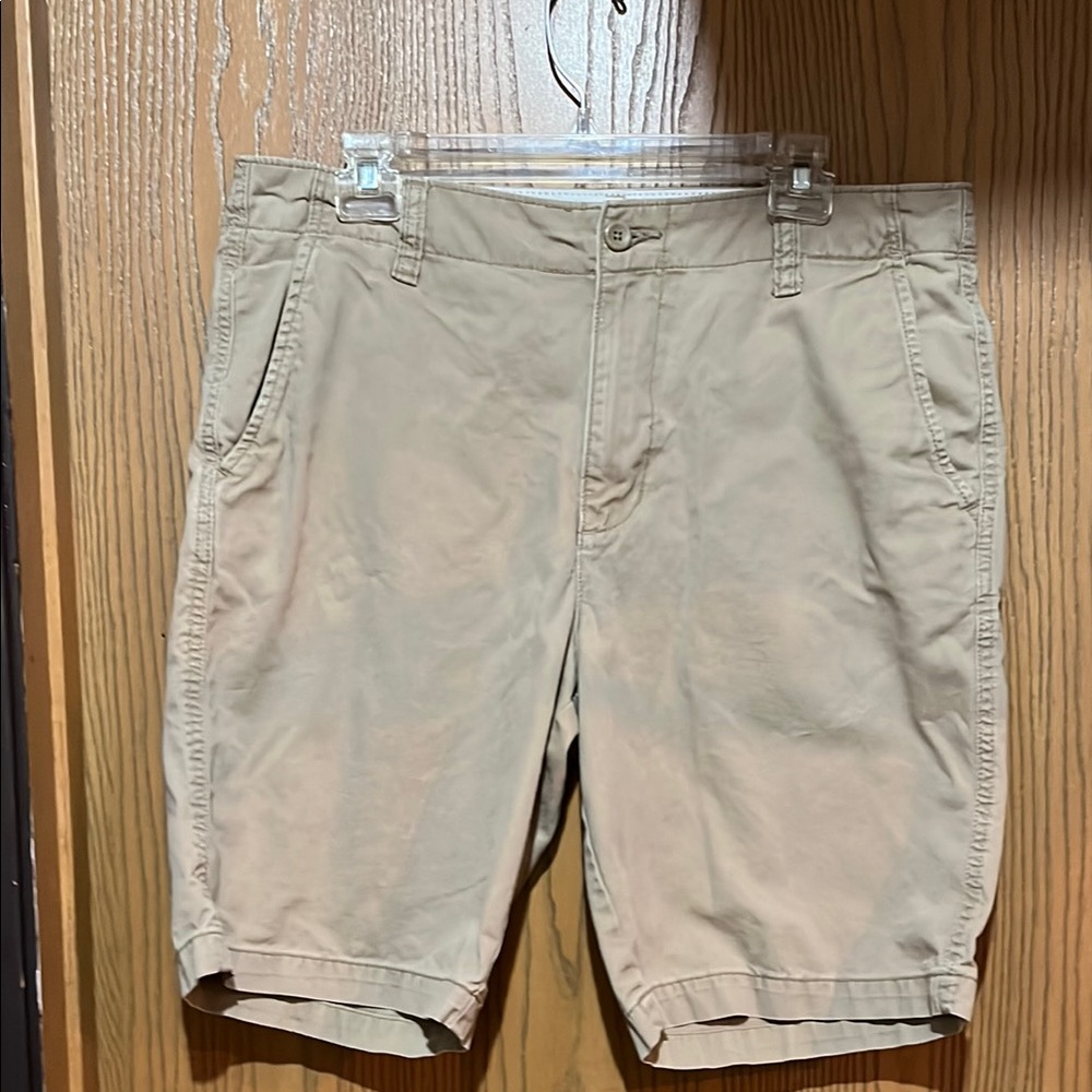 Old Navy men’s lived in straight style shorts, size 34